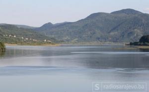 Danas sunčano, poslije podne pljuskovi i grmljavina